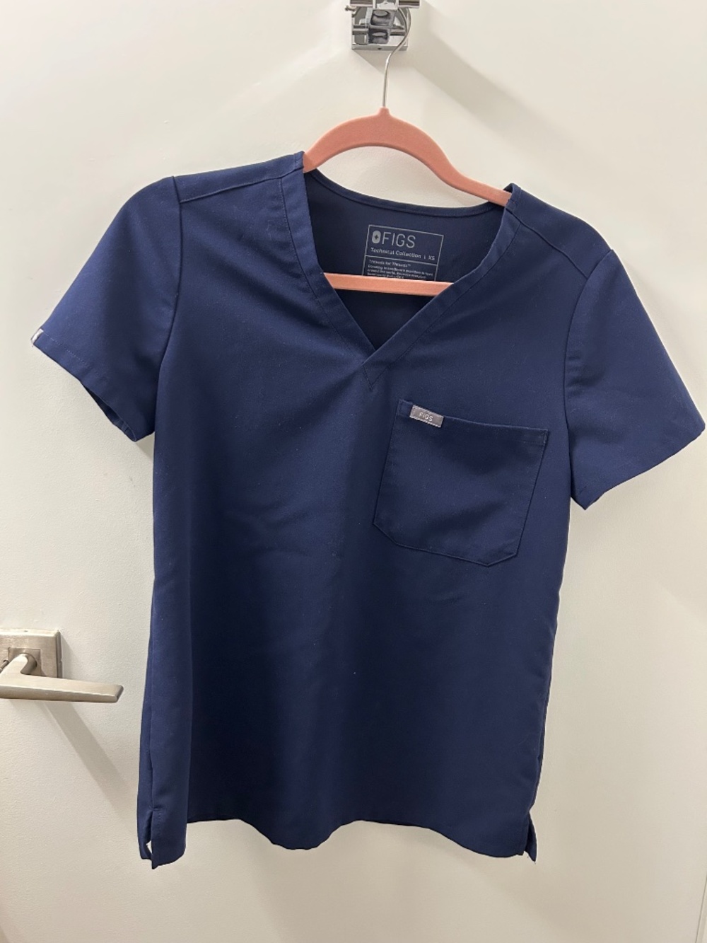 FIGS Womens Catarina One-Pocket Scrub Top